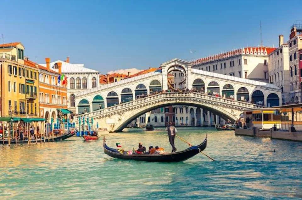 Europe audio guide with TravelMate app
