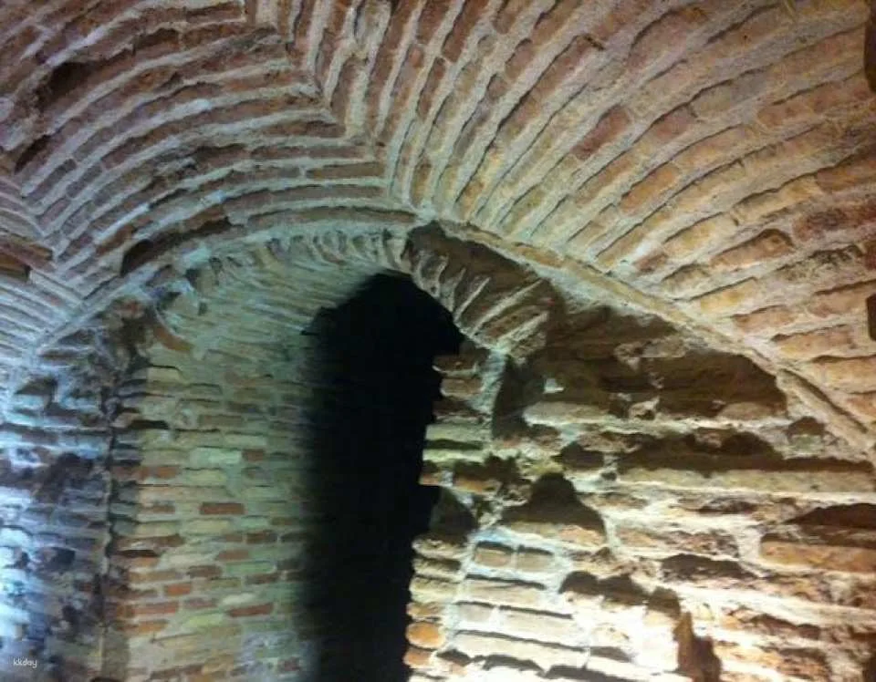 Guided underground tour of Toledo