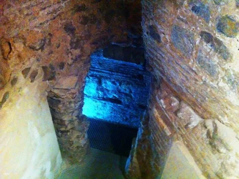 Guided underground tour of Toledo