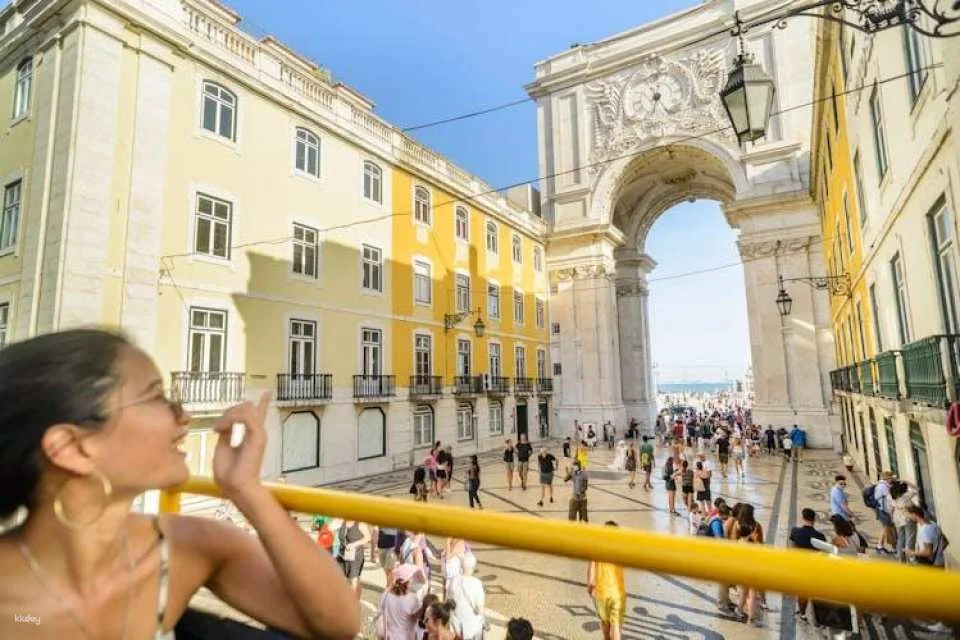 Lisbon 24 or 48-hour hop-on hop-off bus tour