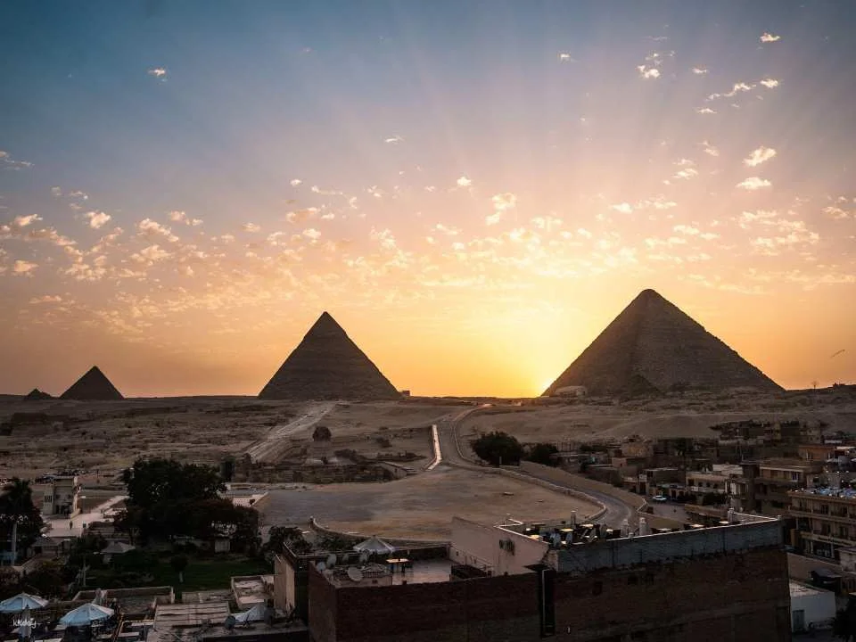Guided Pyramids at Sunrise Tour With Camel Ride in Giza