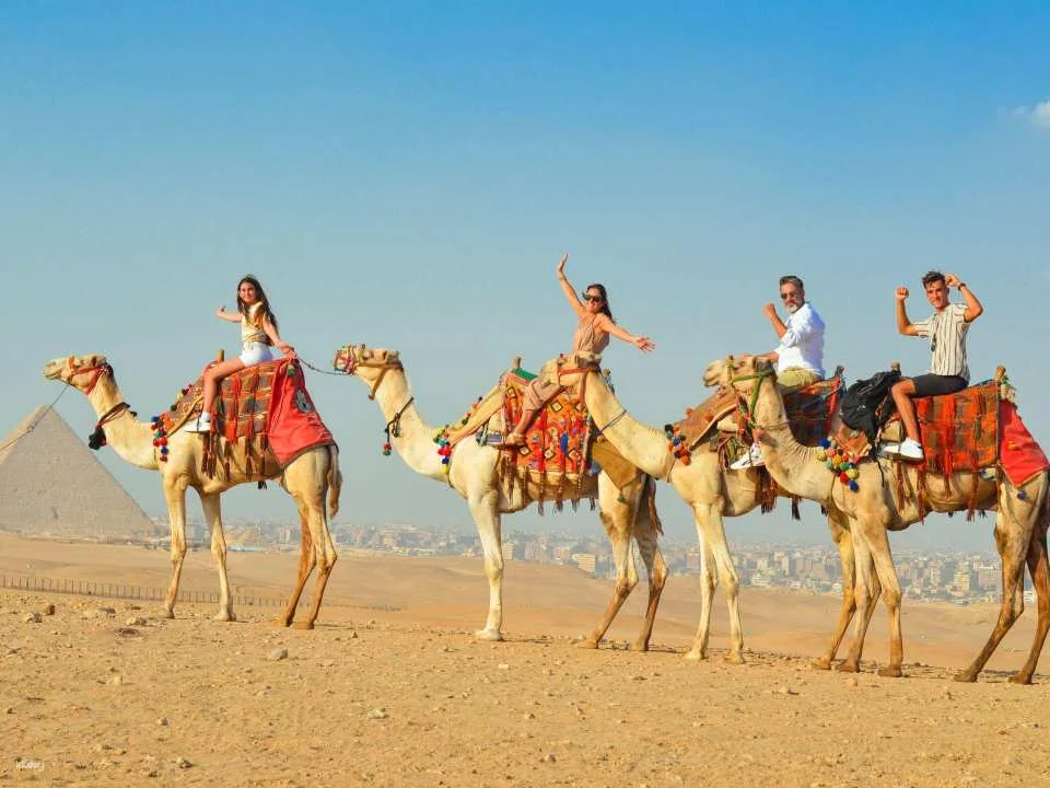 Guided Pyramids at Sunrise Tour With Camel Ride in Giza