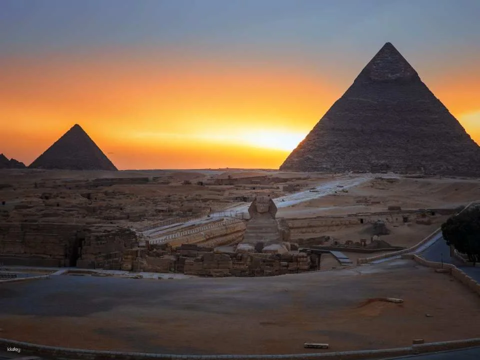 Private Sunrise Pyramids Tour With Horse Riding Adventure