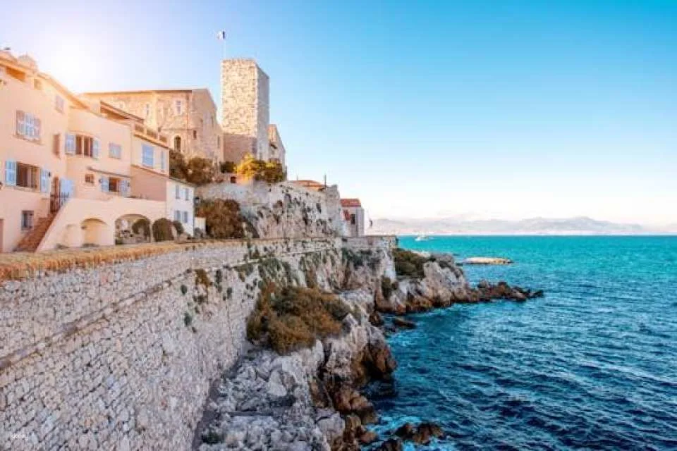 Cannes, Antibes and Saint Paul de Vence shared tour from Nice (605809)