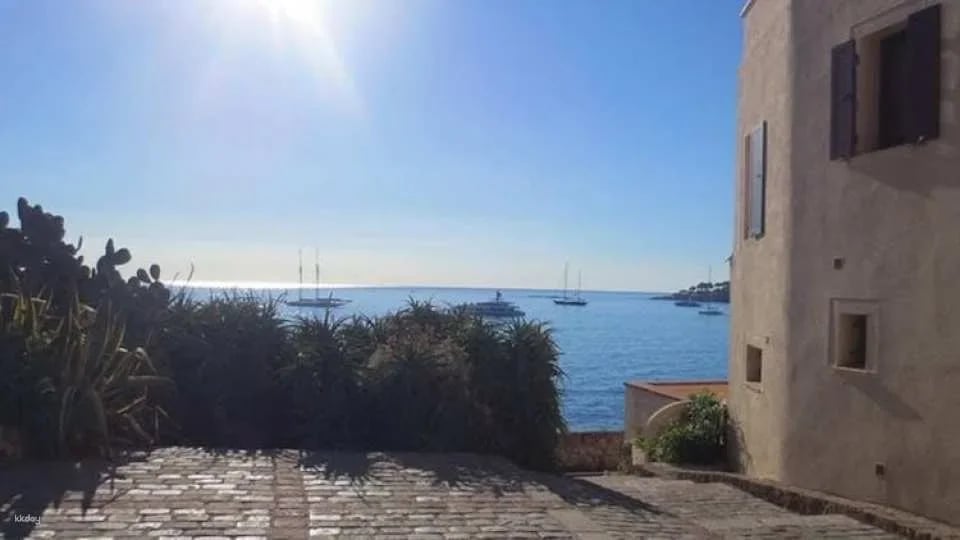 Cannes, Antibes and Saint Paul de Vence shared tour from Nice