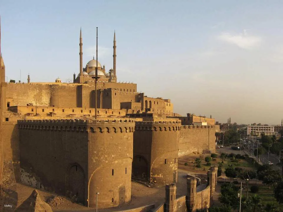 Private Sunrise Pyramids With Saladin Citadel Guided Tour