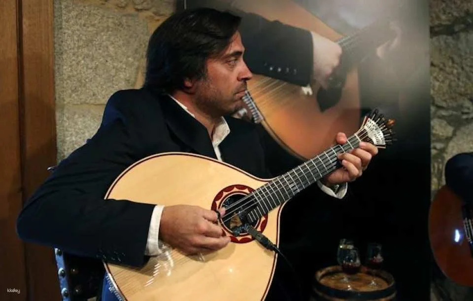Porto Cálem Cellar tour with wine tasting and Fado show