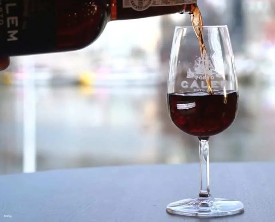 Porto Cálem Cellar tour with wine tasting and Fado show