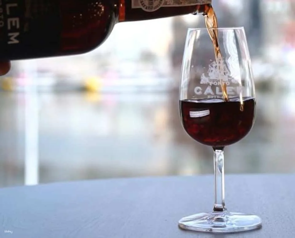 Porto Cálem Cellar tour with wine tasting and Fado show