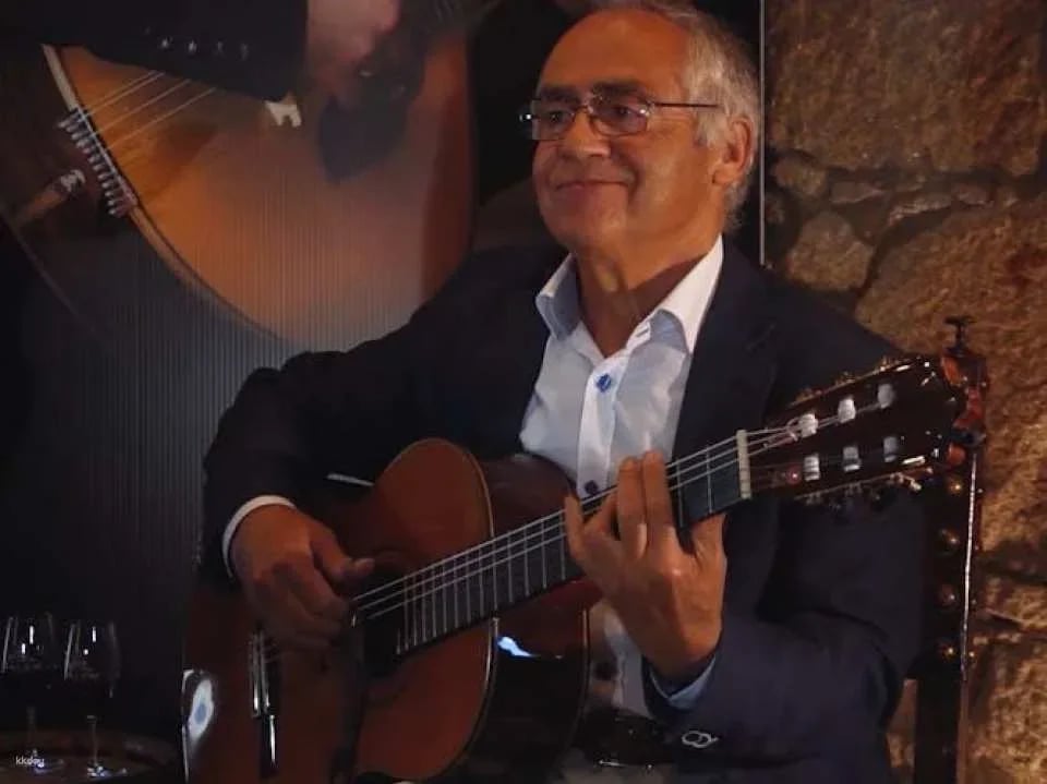 Porto Cálem Cellar tour with wine tasting and Fado show