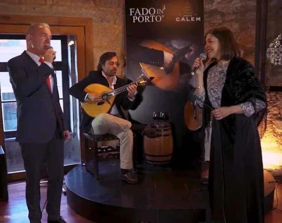 Porto Cálem Cellar tour with wine tasting and Fado show