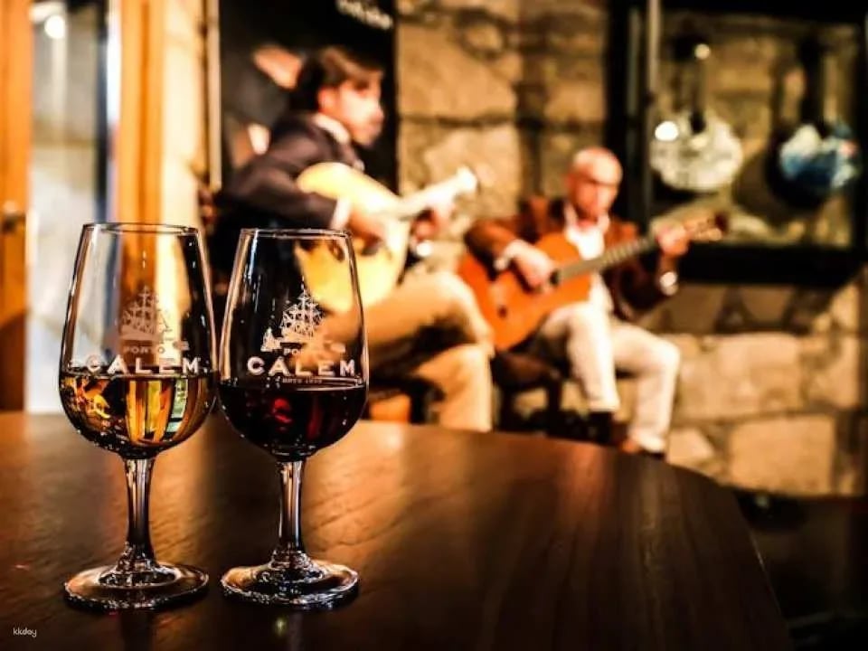 Porto Cálem Cellar tour with wine tasting and Fado show