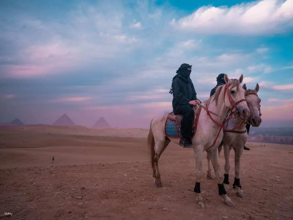 Pyramids at Sunrise Tour With Museum of Egyptian Civilization