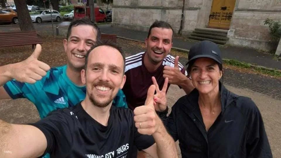Small-group guided running city tour in Potsdam