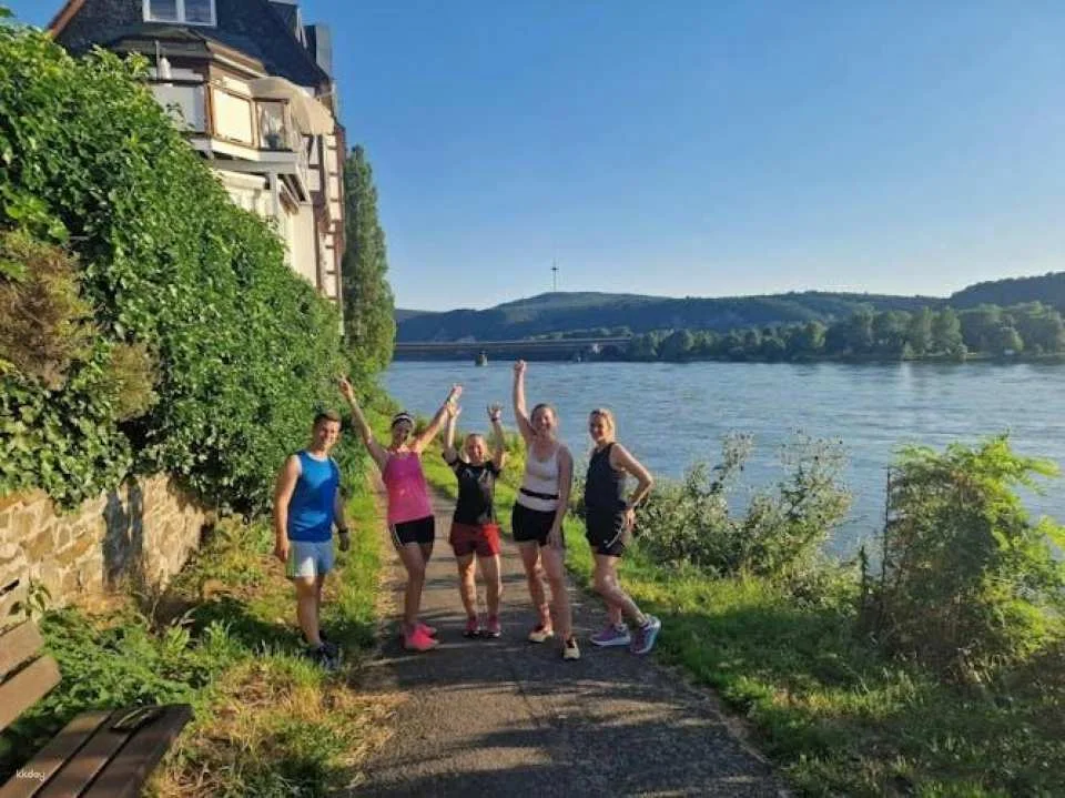 Small-group guided running city tour in Potsdam