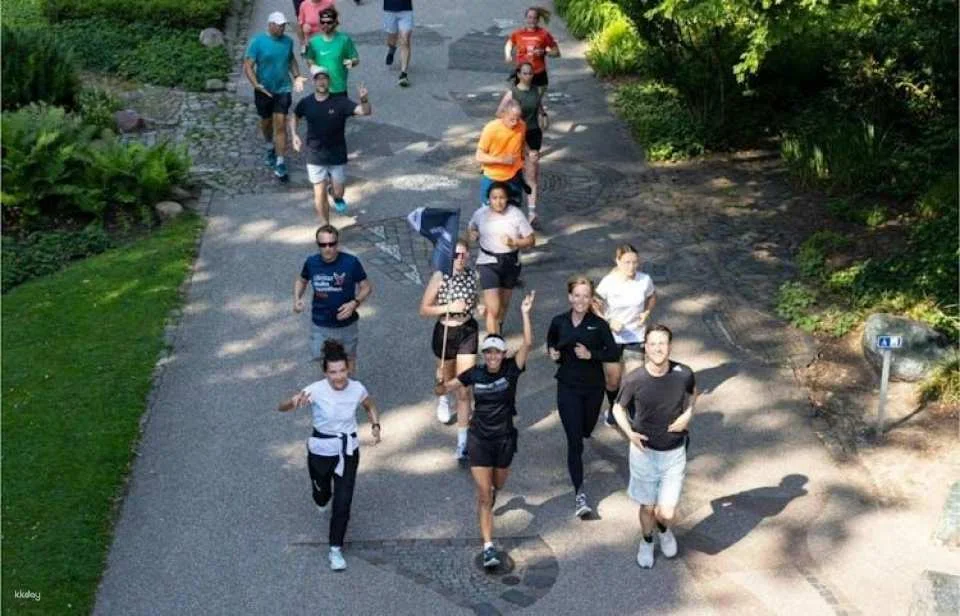 Small-group guided running city tour in Potsdam