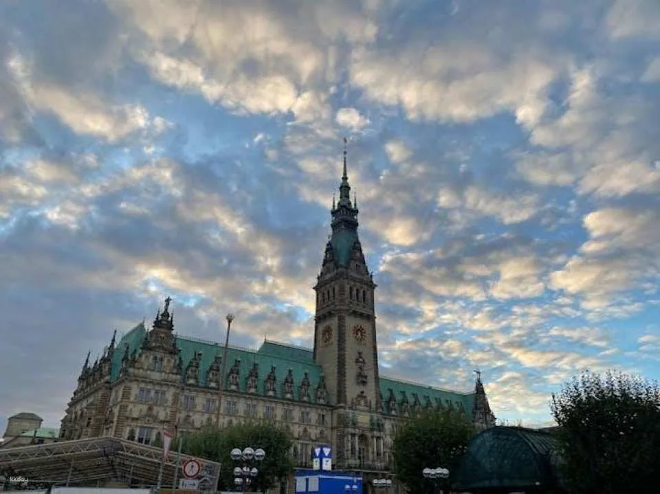 Bucerius Kunst Forum ticket and city sights audio tour