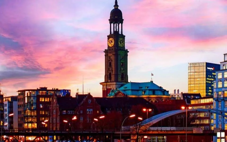 Bucerius Kunst Forum ticket and city sights audio tour
