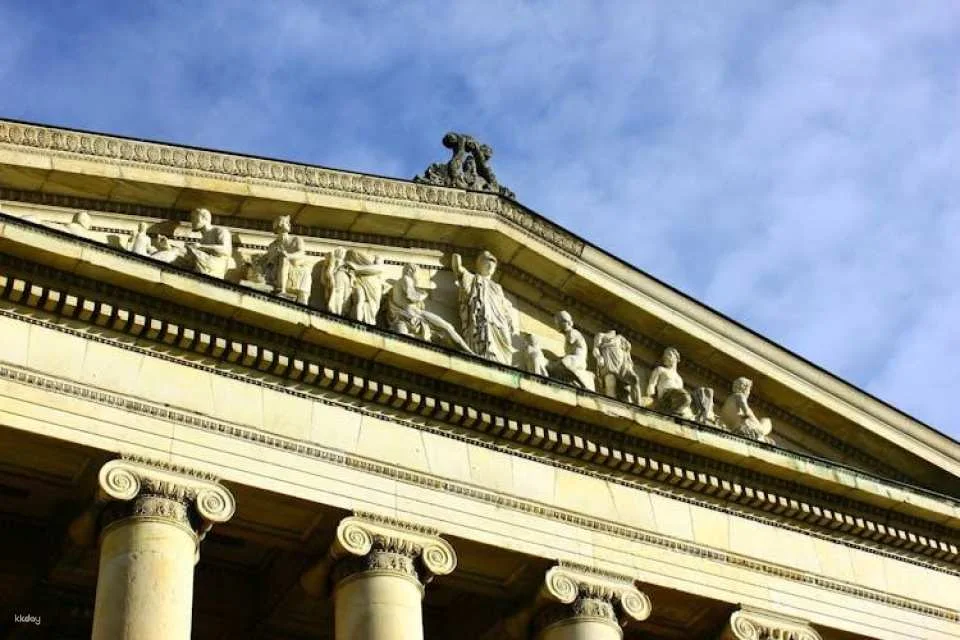 Stories and treasures of Munich's Koenigsplatz area self-guided audio