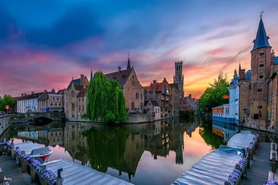 Bruges and Damme day trip with canal boat and windmills
