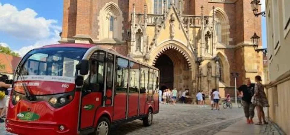 Wrocław electric car tour with guide (606173)