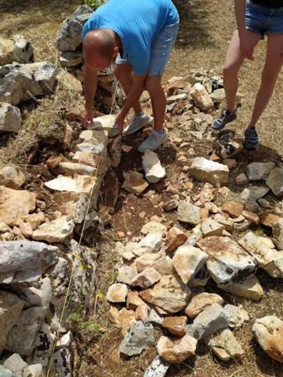 Trekking and dry stone wall lesson in the Valle d’Itria