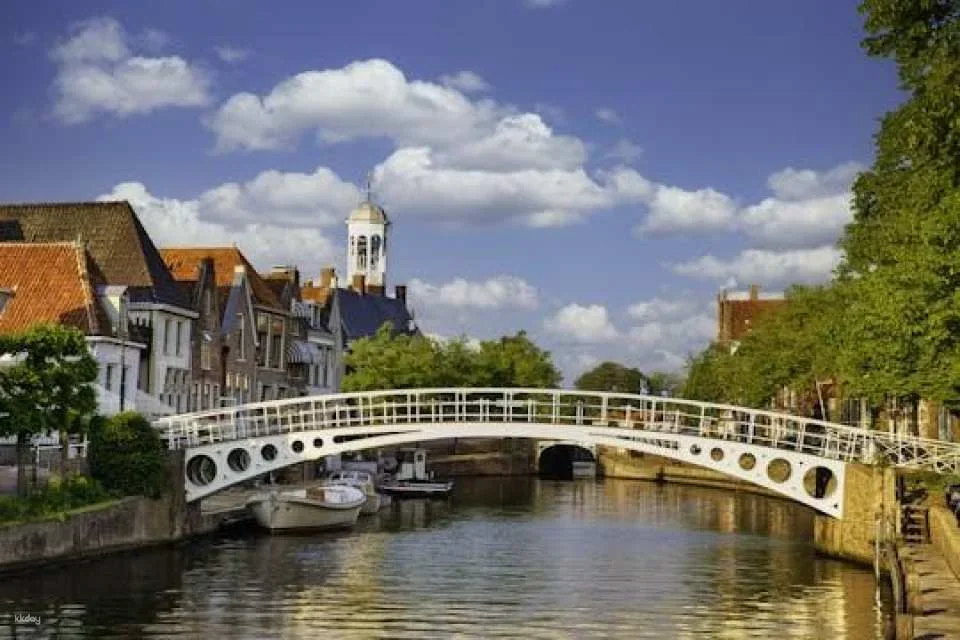 Self guided tour with interactive city game of Dokkum (606178)