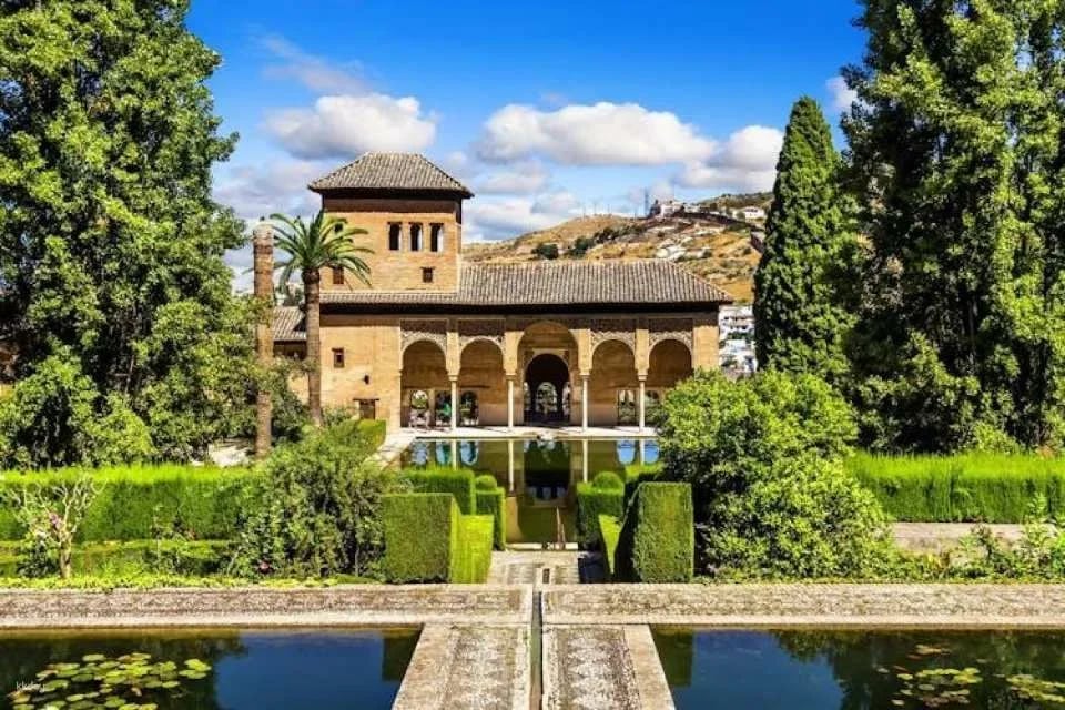 Alhambra 3-hour Guided Tour including Nasrid Palaces