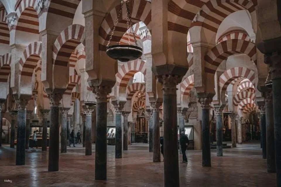 Guided tour of the Mosque-Cathedral of Córdoba and Jewish quarter