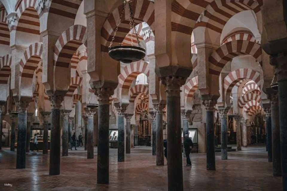 Guided tour of the Mosque-Cathedral of Córdoba and Jewish quarter