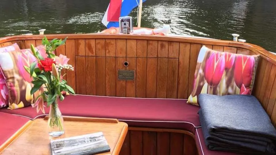 Boat tour through the Amsterdam Light Festival