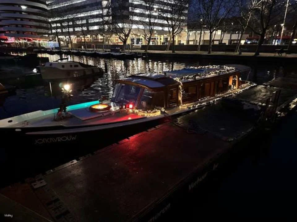 Boat tour through the Amsterdam Light Festival