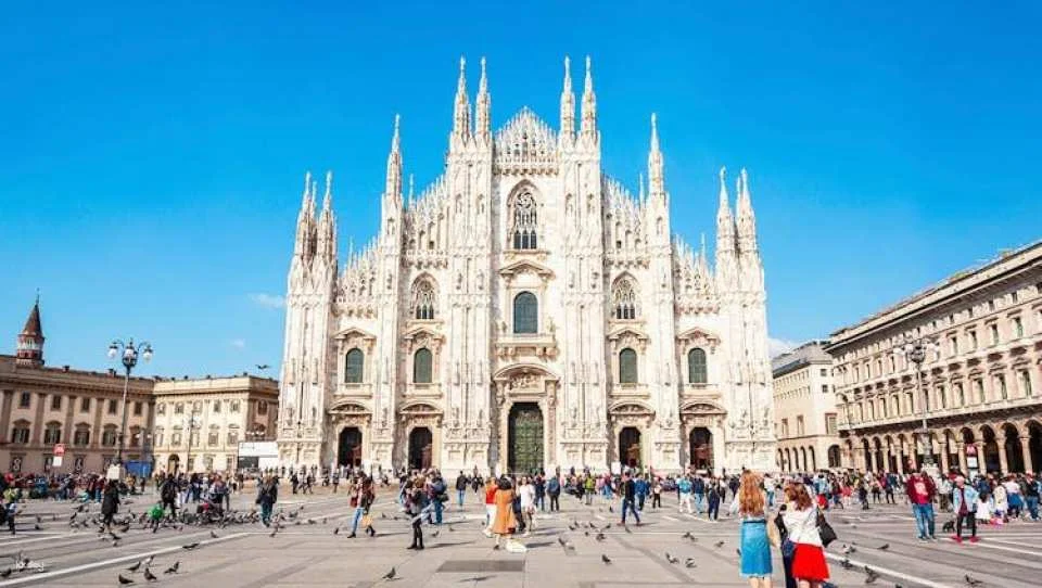 Milan pass with Cathedral, Castle, and hop-on hop-off bus