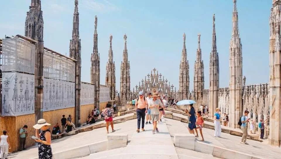 Milan pass with Cathedral, Castle, and hop-on hop-off bus