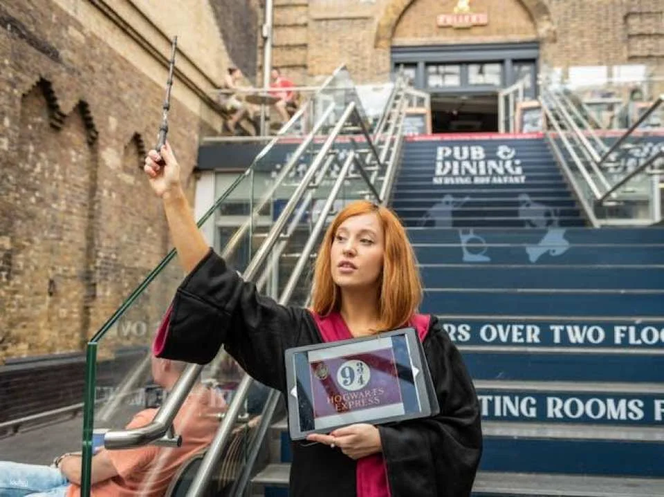 Harry Potter Walking Tour with Thames Cruise and Tower of London
