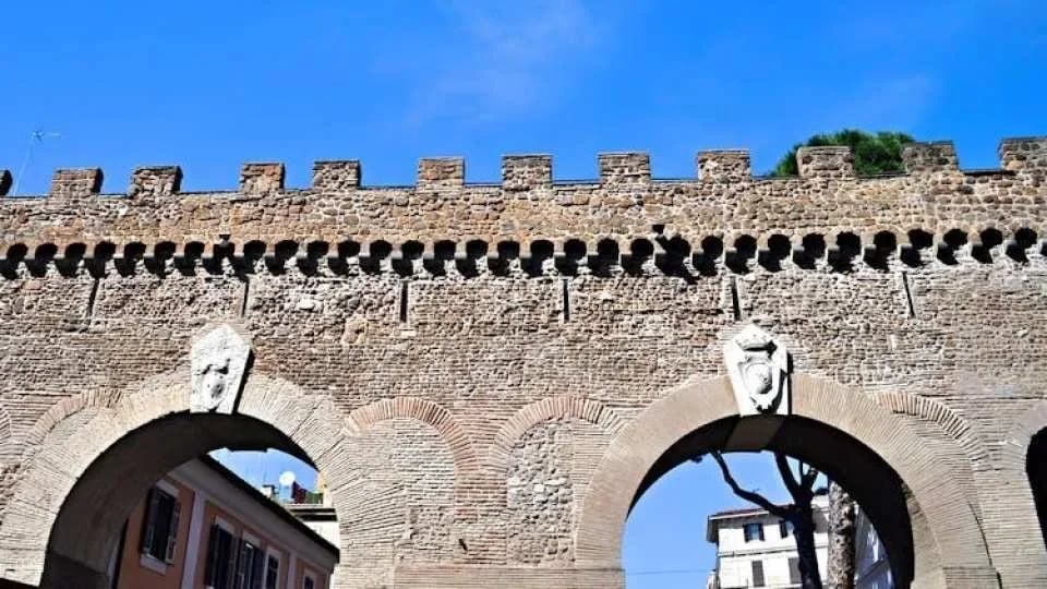Guided tour of the Vatican's secret passage, Passetto di Borgo