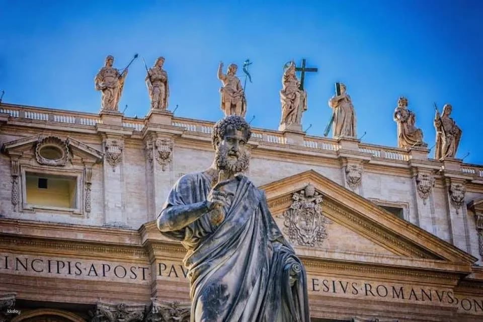St. Peter's Basilica with reserved entry and lift to the Dome
