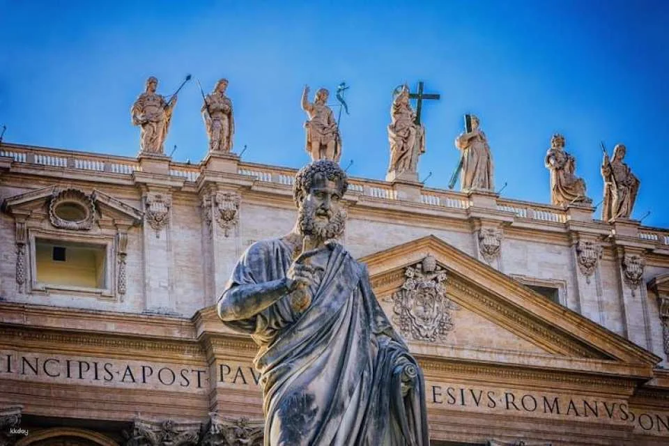 St. Peter's Basilica with reserved entry and lift to the Dome