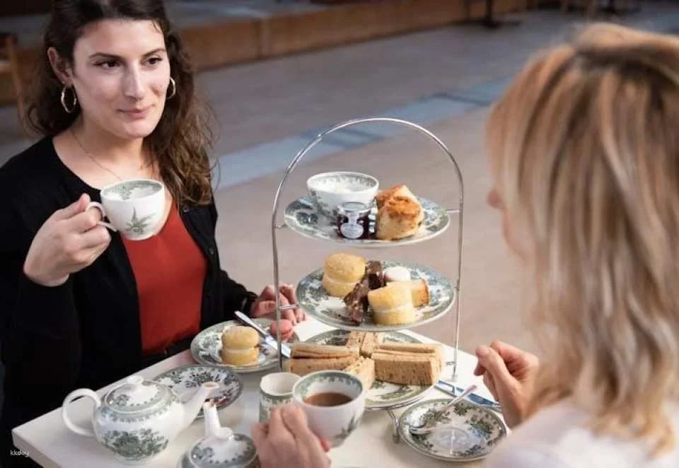 Entrance at the Cutty Sark with afternoon tea