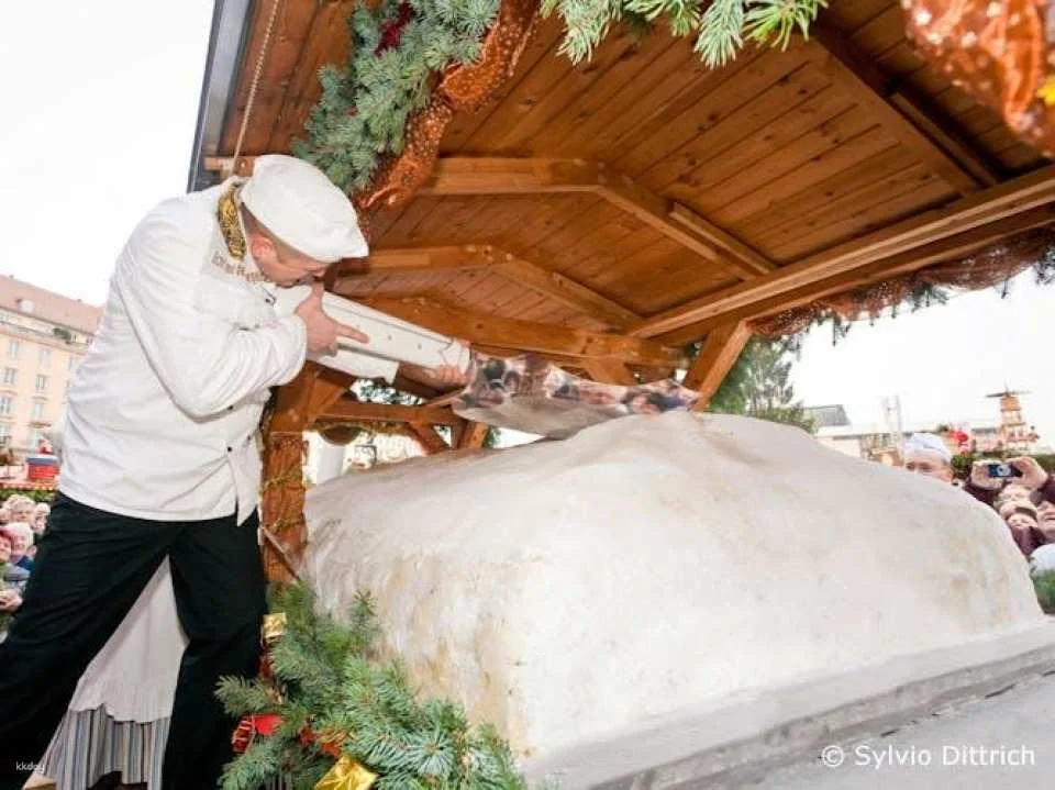 Dresden Advent tour with stollen and mulled wine