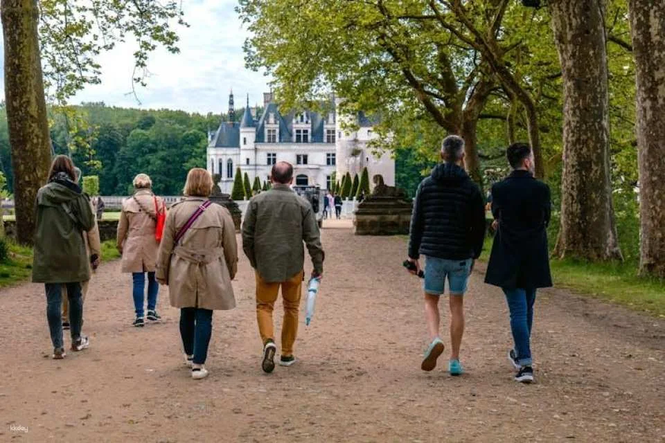 Full Day Tour of Chambord and Chenonceau from Tours