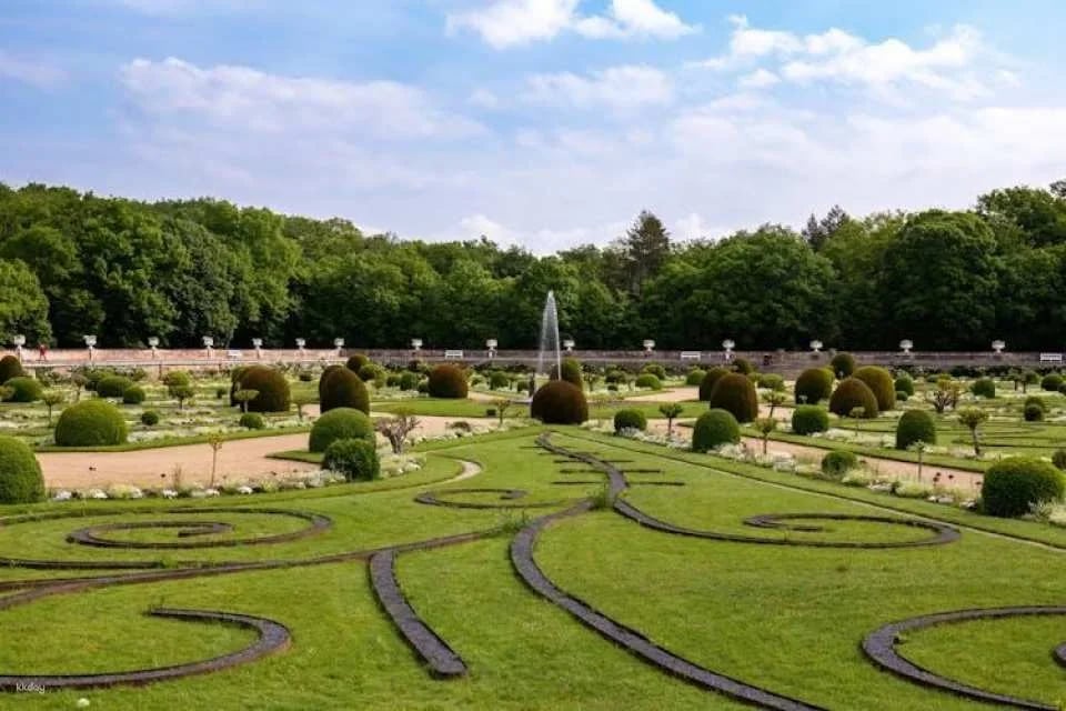 Full Day Tour of Chambord and Chenonceau from Tours