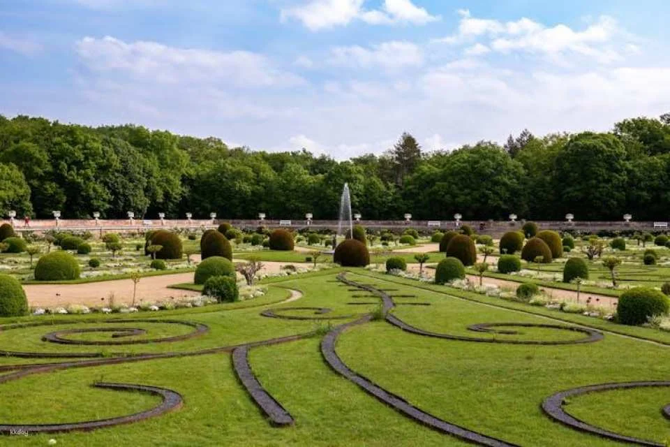Full Day Tour of Chambord and Chenonceau from Tours