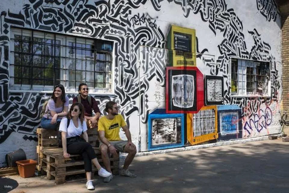 Street art tour through Vienna