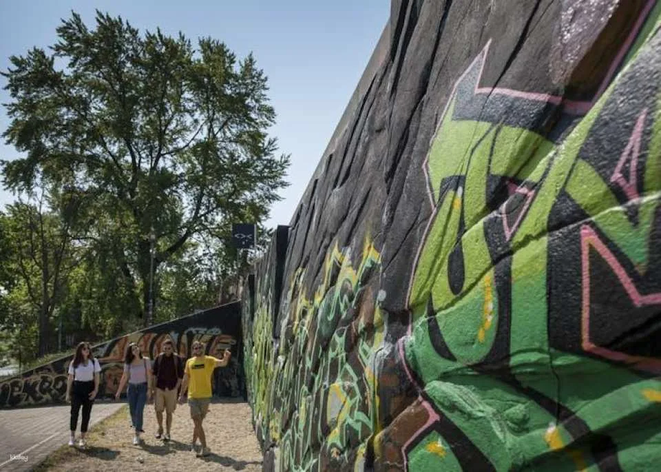 Street art tour through Vienna