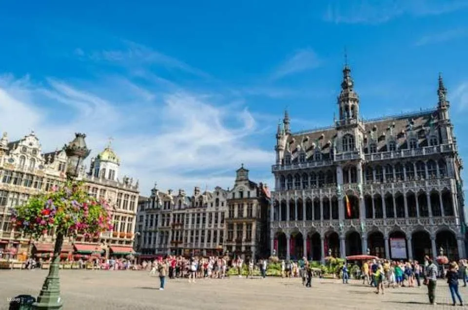 Private guided tour of Bruges iconic sites and chocolate tasting (606675)