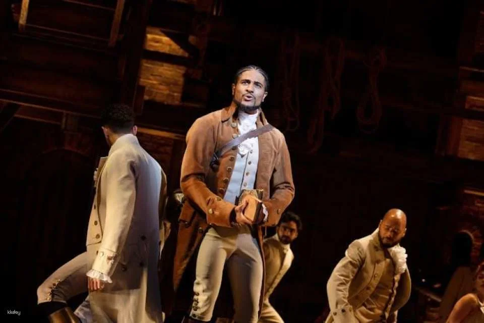 Hamilton, the musical experience at Victoria Palace Theatre