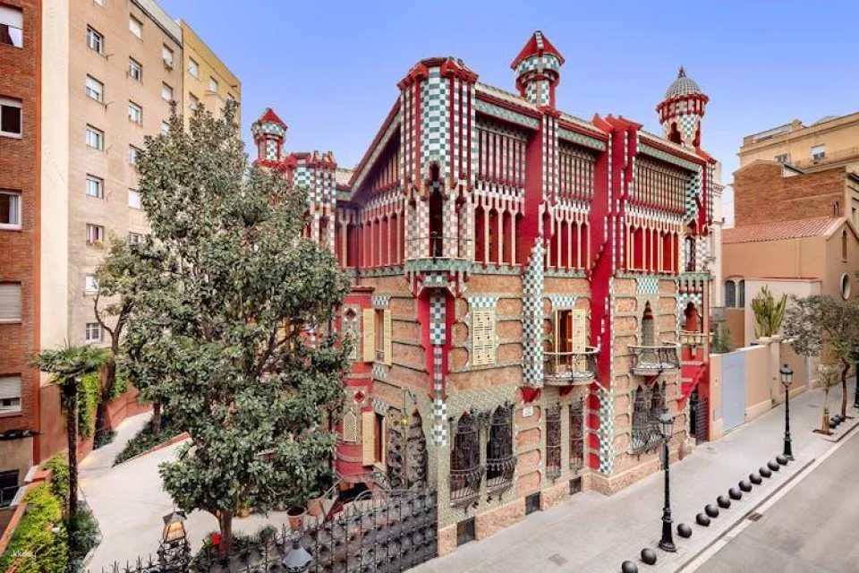 Casa Vicens skip-the-line tickets and guided visit in small groups