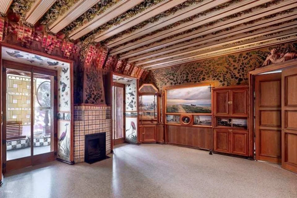 Casa Vicens skip-the-line tickets and guided visit in small groups