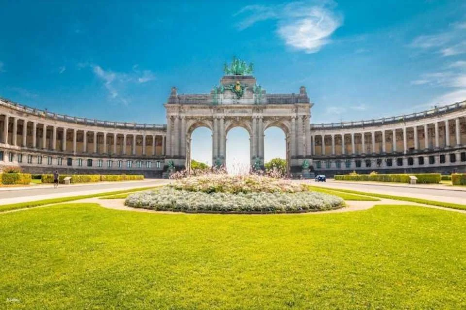 Brussels' landmarks audio guide and Autoworld entry ticket